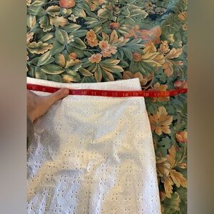 Vineyard Vines Elegant White Eyelet Skirt size 4